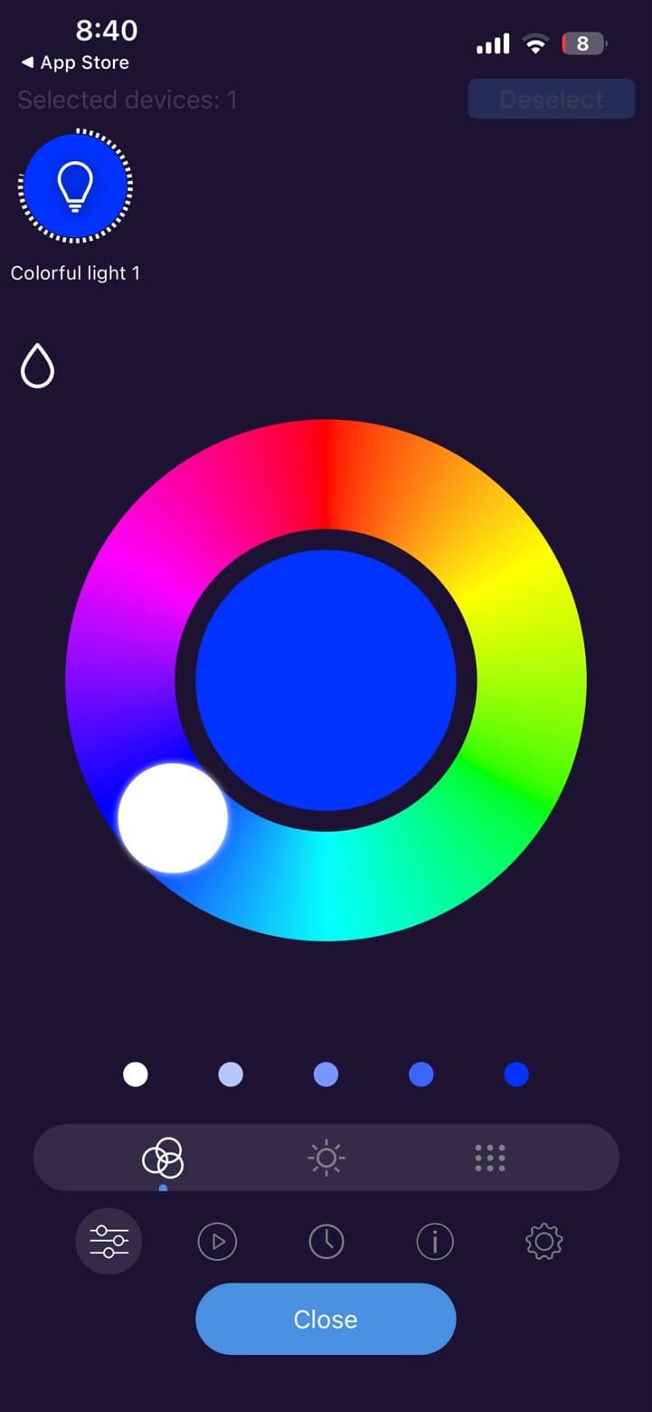 Steuerungs-Screen der MESHLE App für „Colorful light 1“ mit großem RGB-Farbrad (ein Blauton ausgewählt), Reitern für Helligkeit und Effekte sowie Symbolen für Automationen, Zeitpläne, Info und Einstellungen.