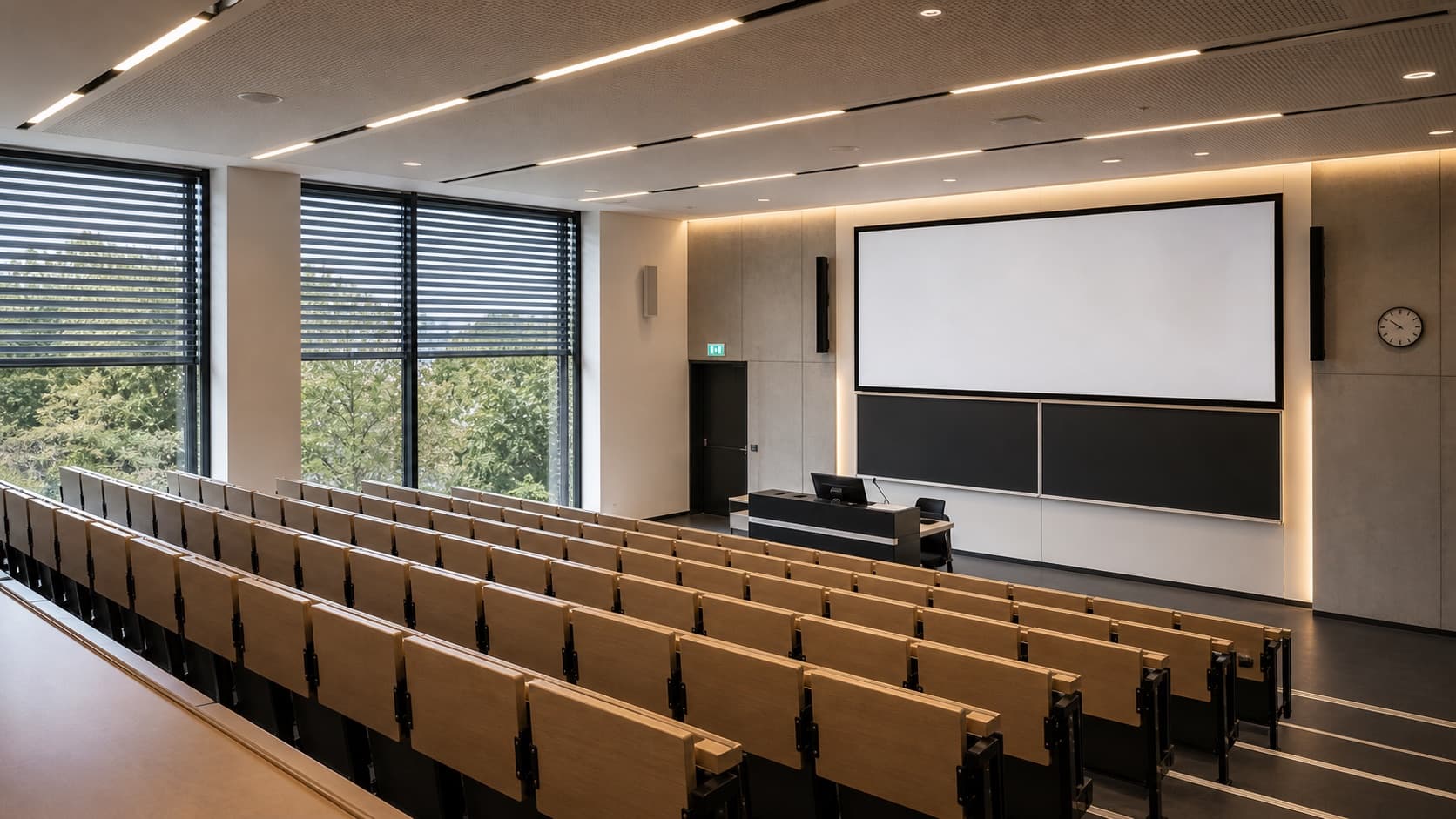 Modernes Campus-Gebäude mit Klassenräumen, Bibliothek und Hörsaal in einem MESHLE Bluetooth Mesh