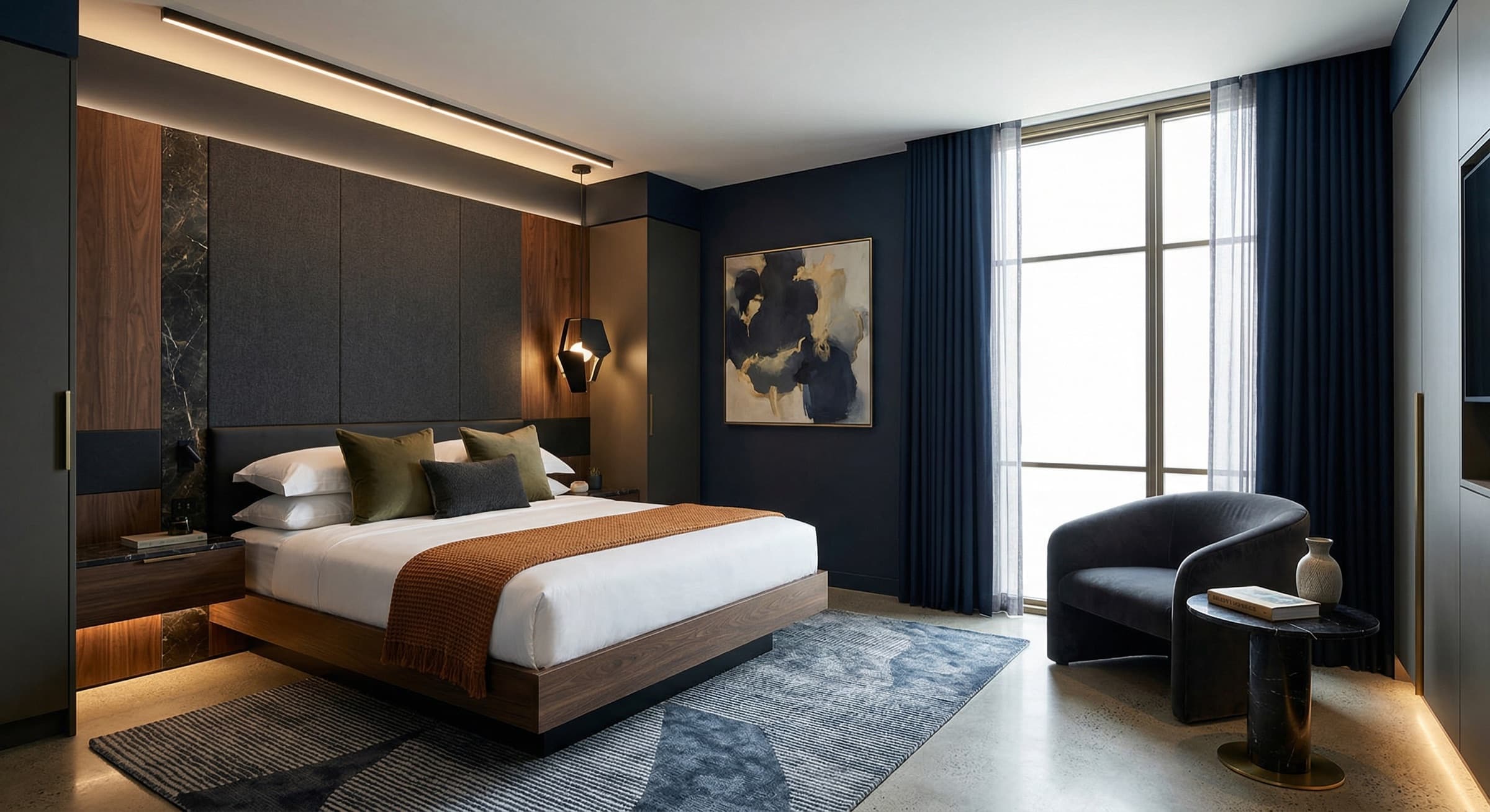 Hotelflur mit energieeffizienter automatisierter Beleuchtung